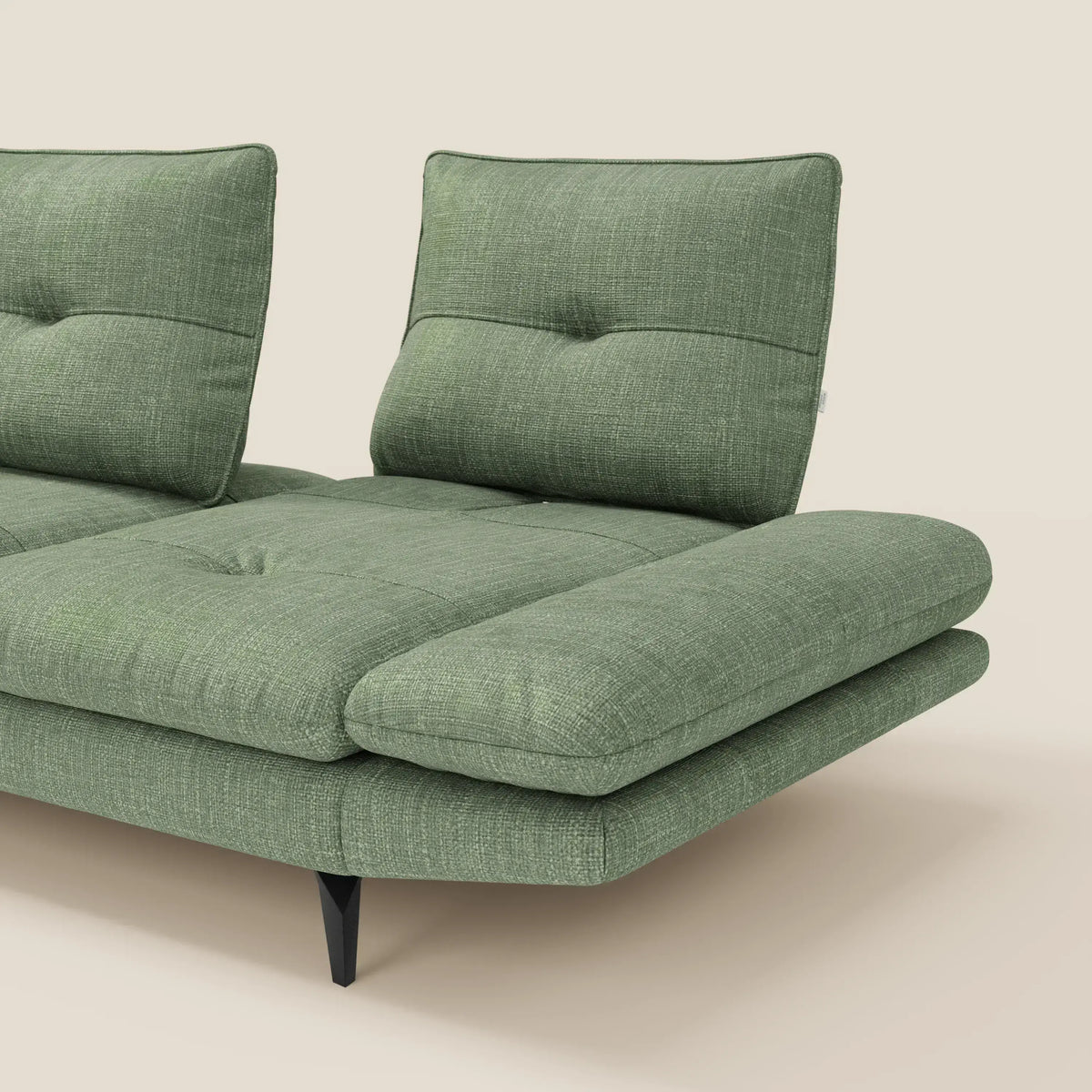 Ardex Divano con penisola - schienali traslanti e braccioli regolabili in elegante tessuto impermeabile T06 verde - divitt.sbs