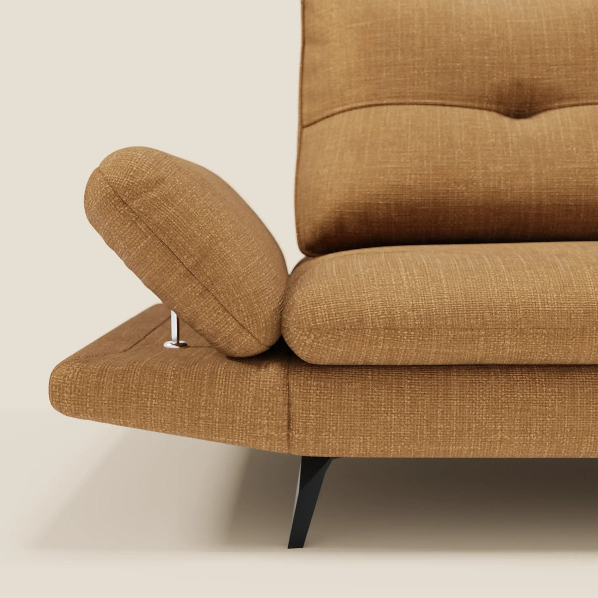 Ardex Divano 3 posti con schienali traslanti e braccioli regolabili in morbido tessuto impermeabile T06 ocra - divitt.sbs
