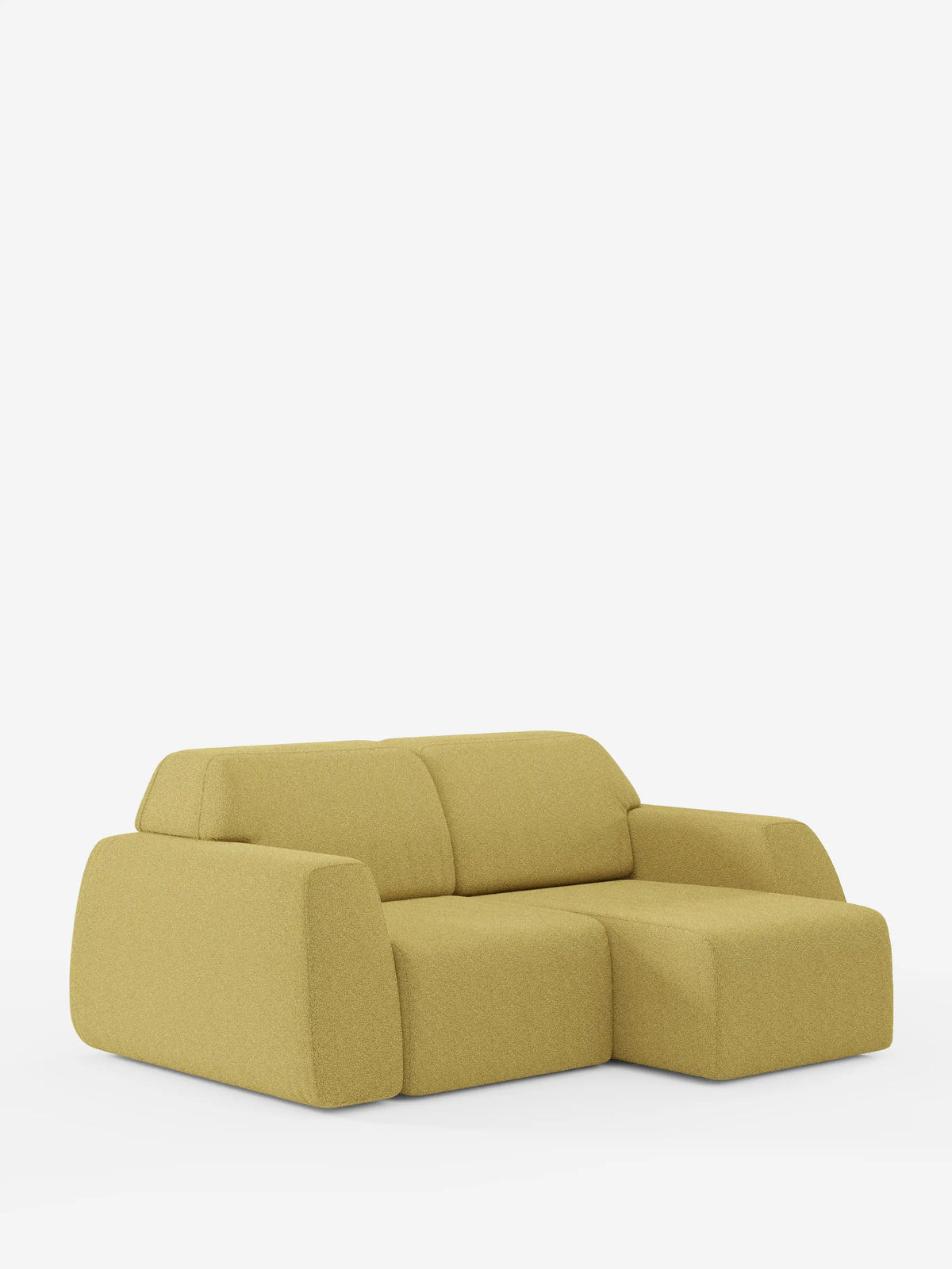 Il moderno divano Orbit a 2 e 3 posti con sedute scorrevoli di divitt.sbs, qui raffigurato in verde oliva chiaro, presenta una chaise longue sul lato destro. Questo divano completamente sfoderabile, rivestito in tessuto T33 effetto cotone antimacchia, presenta ampi braccioli arrotondati, morbidi cuscini e un design minimalista dalle linee squadrate. Lo sfondo bianco a tinta unita mette in risalto il divano Orbit come elemento centrale dell’immagine.