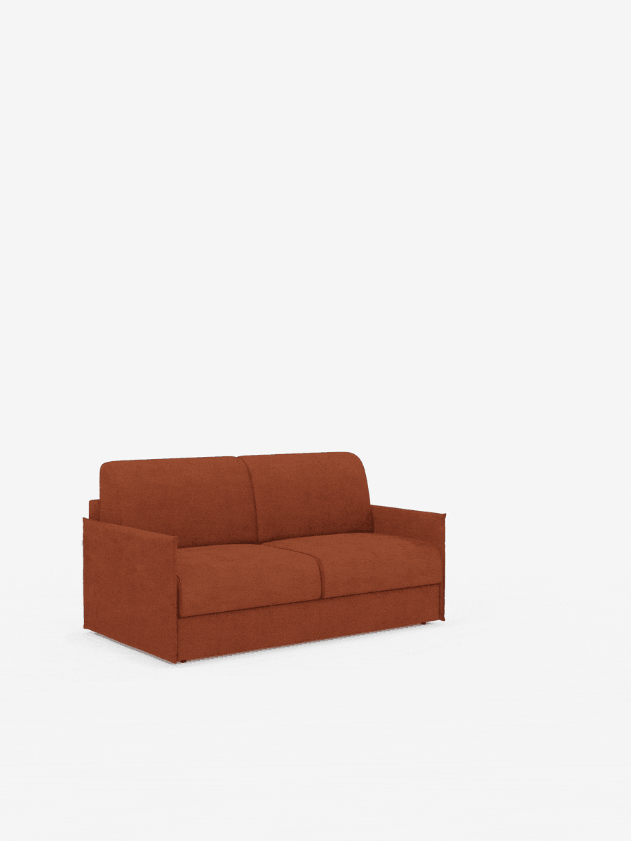 Viene presentato un divano moderno a due posti color ruggine dalle linee pulite di divitt.sbs. L'animazione mostra il divano letto matrimoniale sfoderabile Evans — caratterizzato da un design compatto e da un pratico vano porta-cuscini — mentre si trasforma agevolmente in una spaziosa superficie simile a un letto con un materasso generoso. La sua pratica funzionalità come letto, realizzata in tessuto T23 facile da pulire, viene messa in risalto su uno sfondo bianco a tinta unita.
