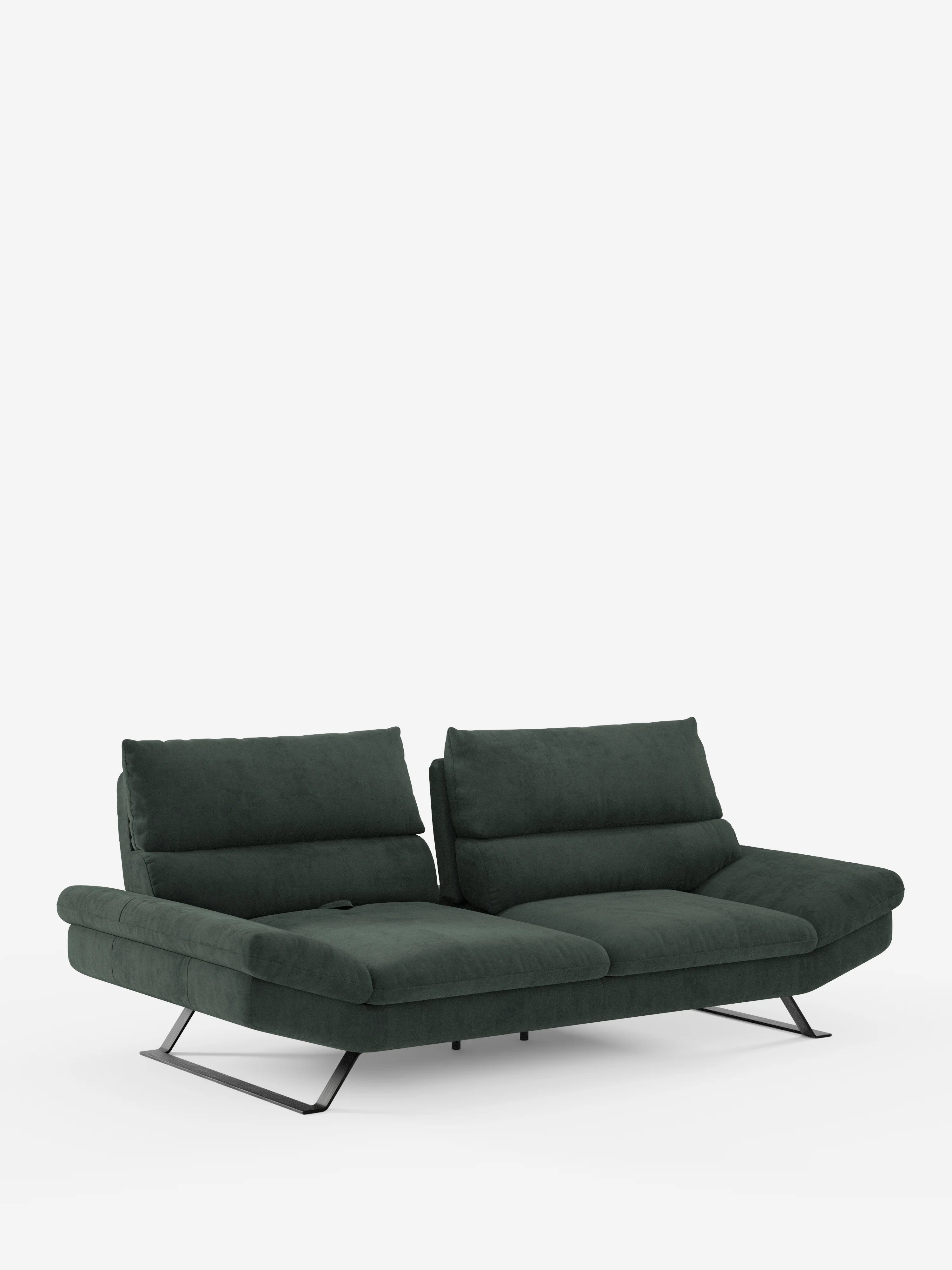 Un divano Eclipse dal design moderno di divitt.sbs, in una tonalità di verde scuro, caratterizzato da schienali regolabili (schienali traslanti), alte gambe angolate in metallo nero e morbidi cuscini in elegante microfibra T11 resistente alle macchie. Nell’immagine è raffigurato un comodo divano a due posti su uno sfondo bianco a tinta unita.