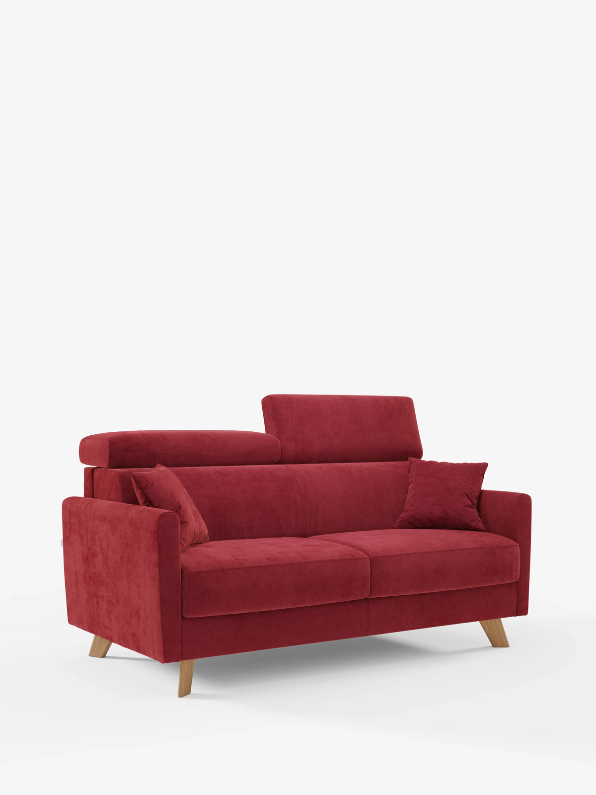 Un divano letto a due posti Francy rosso in stile contemporaneo di divitt.sbs, dotato di poggiatesta regolabili, due cuscini di seduta, gambe in legno e un cuscino decorativo abbinato, realizzato in elegante tessuto T30 sfoderabile e antimacchia, è messo in risalto su uno sfondo bianco a tinta unita.
