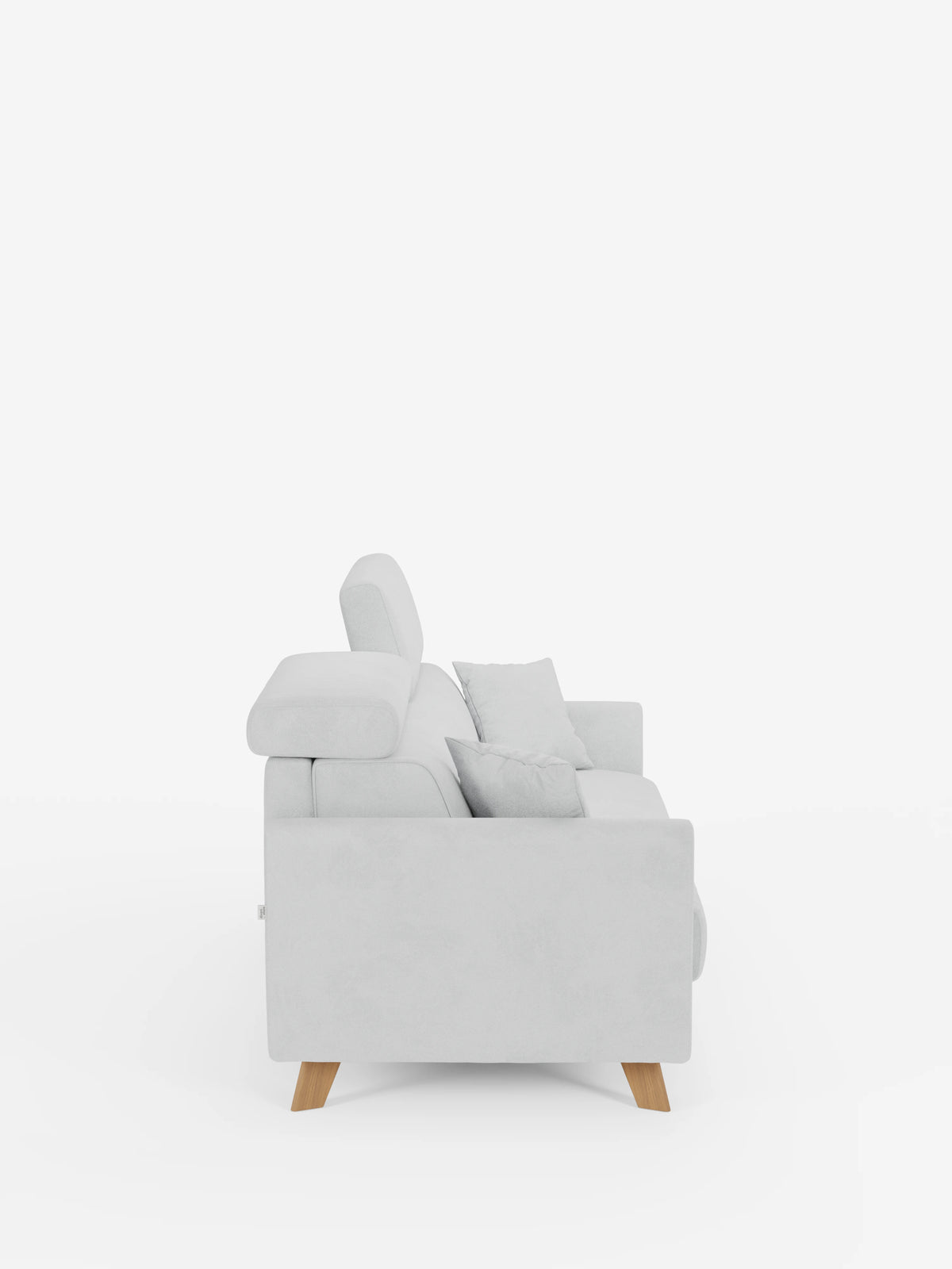 Un divano letto Francy di divitt.sbs, in grigio chiaro e dallo stile moderno, con poggiatesta regolabili, è raffigurato in una vista laterale su uno sfondo bianco a tinta unita. L'elegante divano, realizzato in tessuto T30 resistente alle macchie, presenta gambe in legno, due cuscini, un poggiatesta regolabile e un rivestimento completamente sfoderabile. Il design è minimalista e pulito.