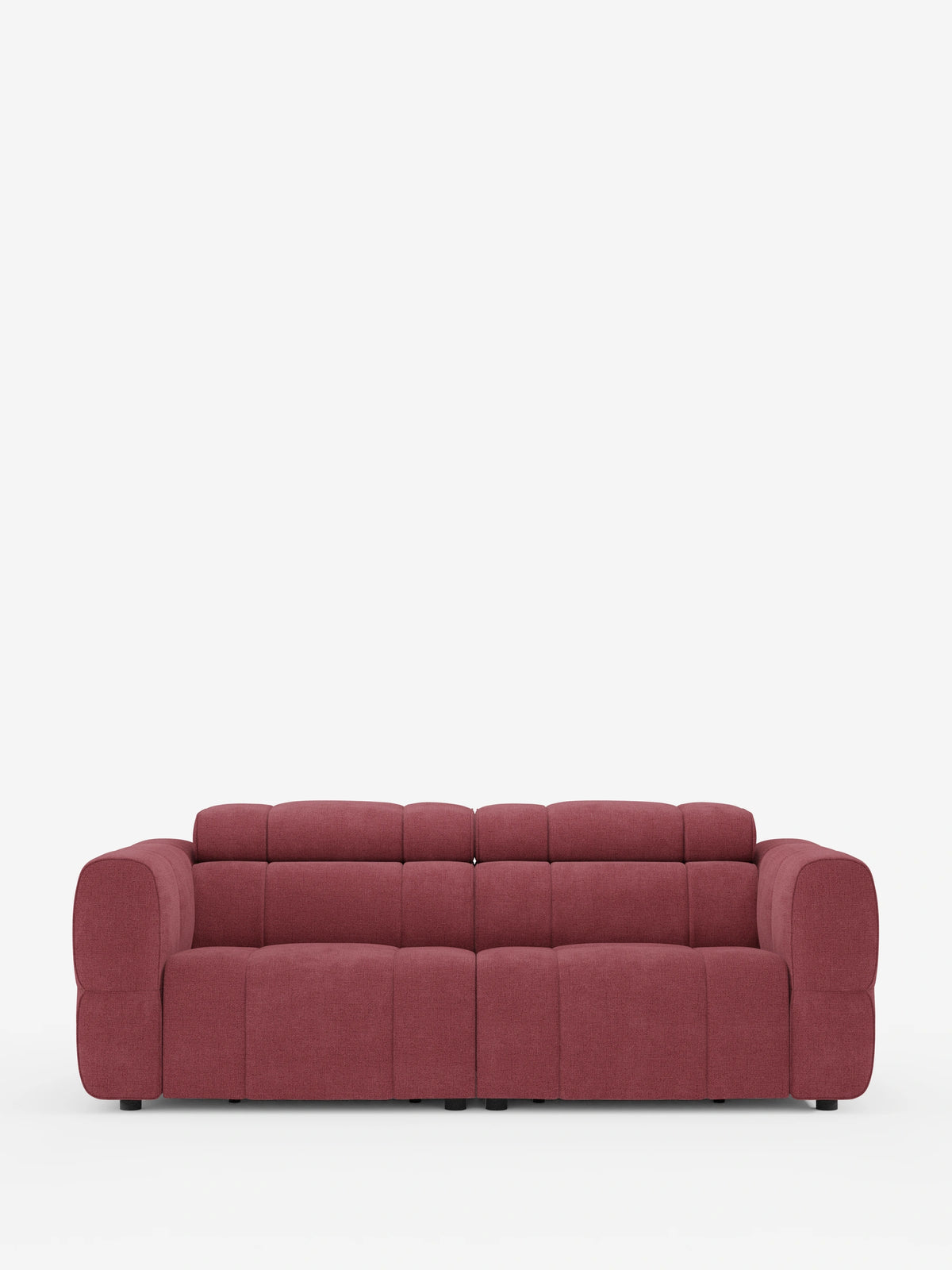 Un moderno divano modulare Giotto a 3 posti, con poggiatesta reclinabili e funzione relax elettrica opzionale, rivestito in tessuto smacchiabile T23 color rosso intenso, caratterizzato da un design squadrato con braccioli spessi, cuscini trapuntati e poggiatesta regolabili.