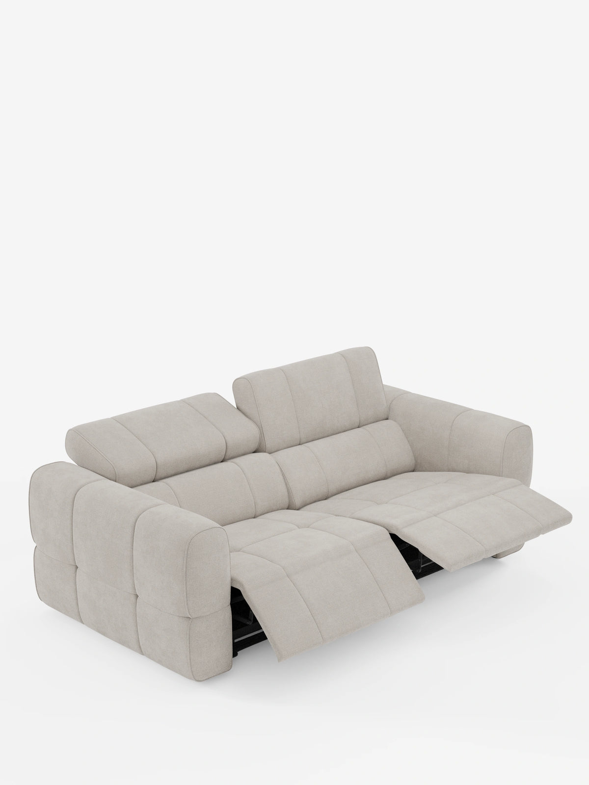 Una veduta dall'alto in studio di un divano modulare contemporaneo Giotto beige a 3 posti, con poggiatesta reclinabili e funzione relax elettrica opzionale, rivestito in tessuto smacchiabile T23, caratterizzato da poggiatesta regolabili, sedile destro reclinabile e rivestimento con cuciture a griglia.