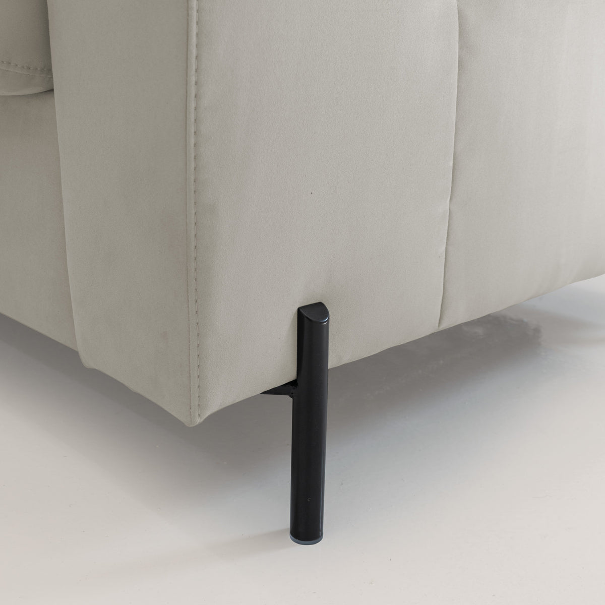 Ortensia divano letto materasso H18 cm con piedi alti in elegante microfibra smacchiabile T11 panna - divitt.sbs