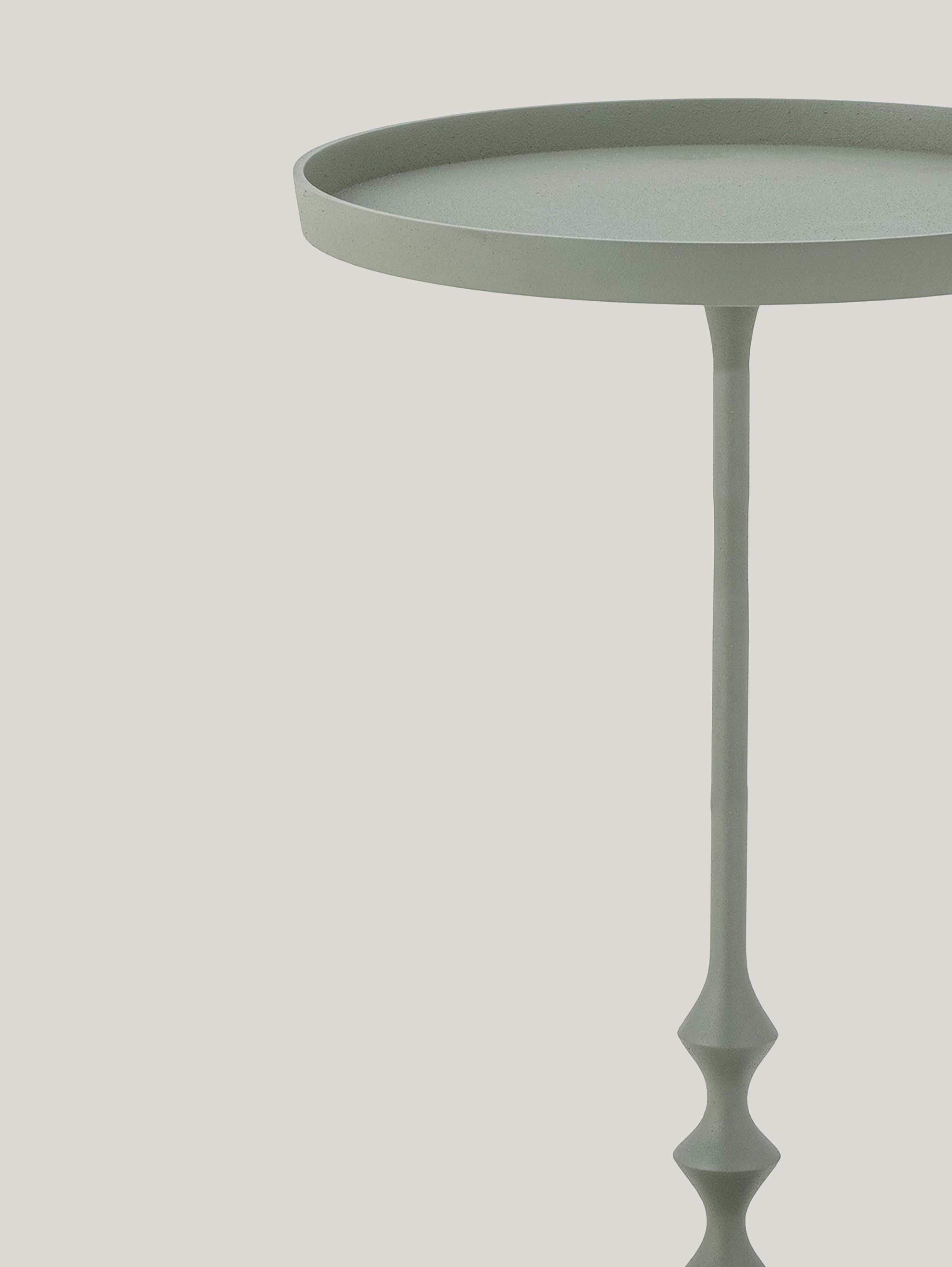 Anjou tavolino da appoggio elegante in metallo verde - divitt.sbs