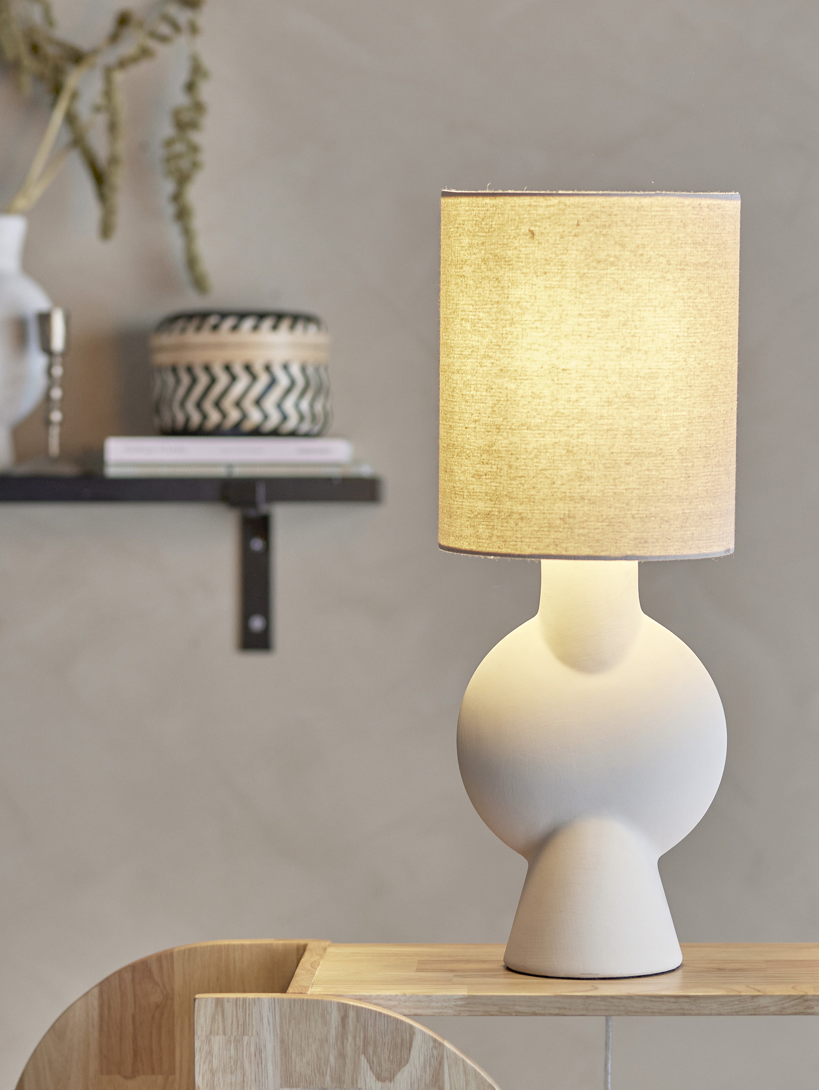 Sergio lampada da tavolo con base in gres Stoneware Bianco e paralume in lino - divitt.sbs