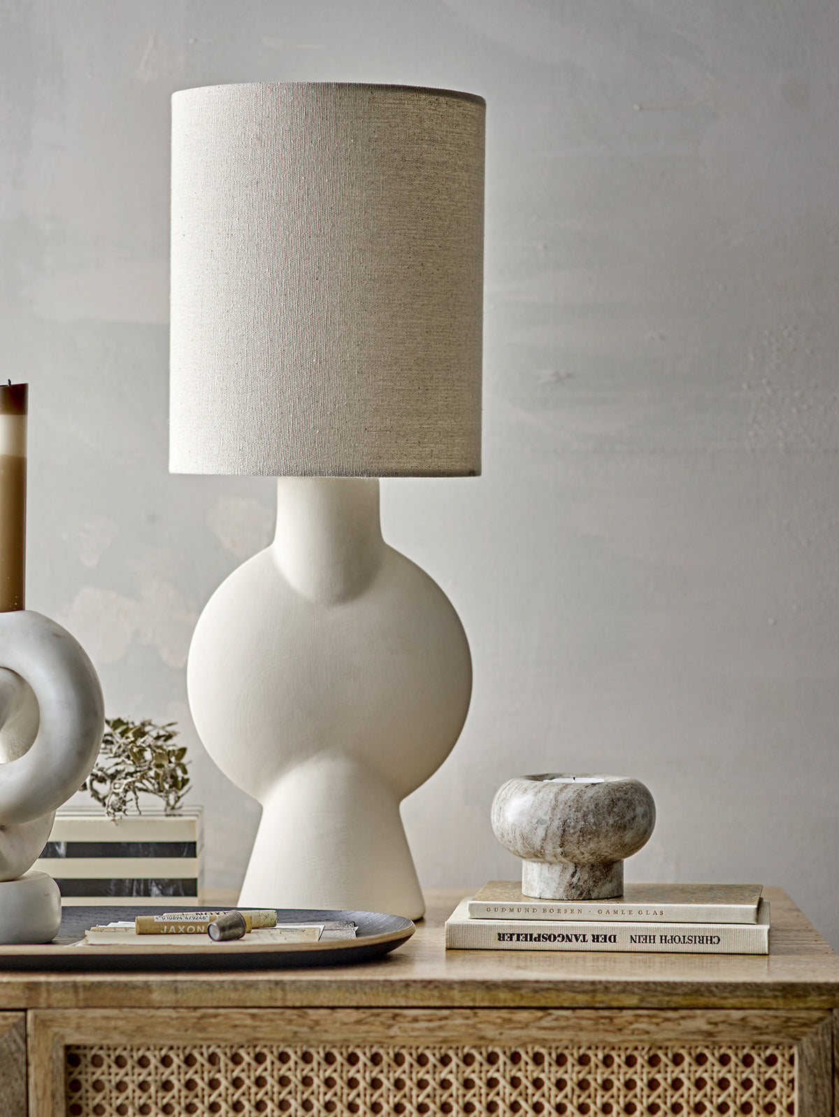 Sergio lampada da tavolo con base in gres Stoneware Bianco e paralume in lino - divitt.sbs