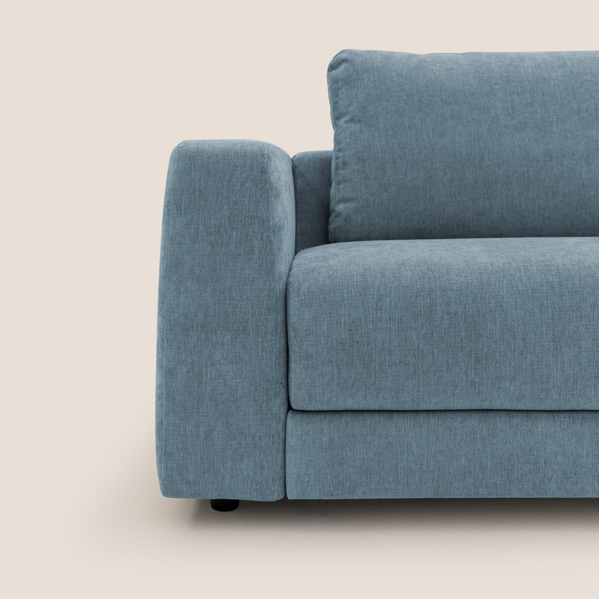 Freia Divano letto minimal materasso h15 cm con morbidi schienali in tessuto impermeabile T14 carta da zucchero - divitt.sbs