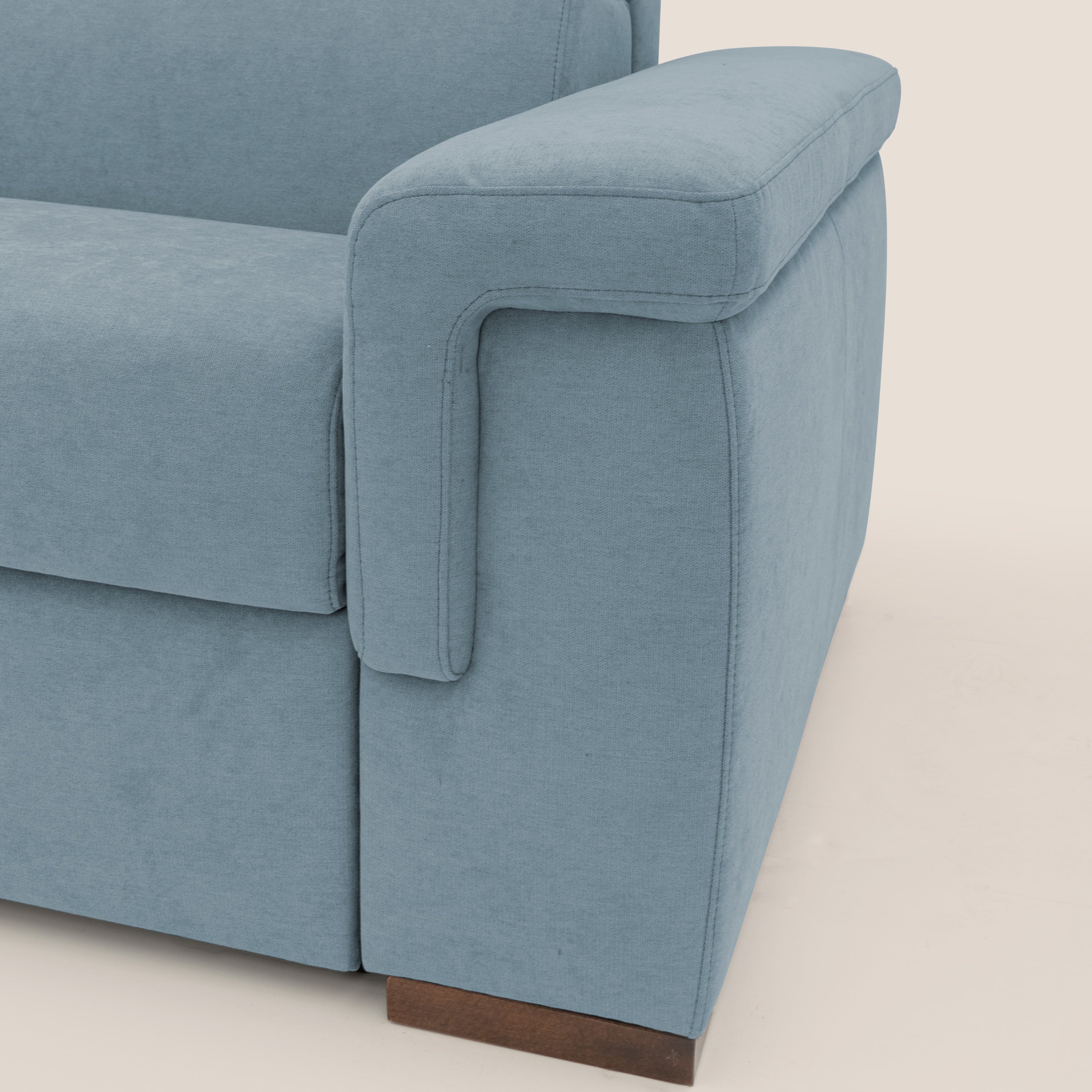 Giunone divano letto con materasso alto 18 cm e poggiatesta reclinabili in tessuto impermeabile T02 carta da zucchero - divitt.sbs