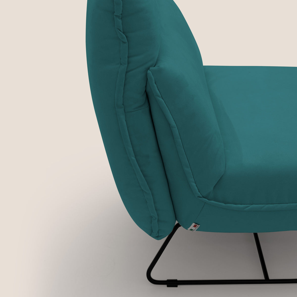 Tessa Poltroncina dal design moderno in morbida microfibra smacchiabile T11 petrolio - divitt.sbs