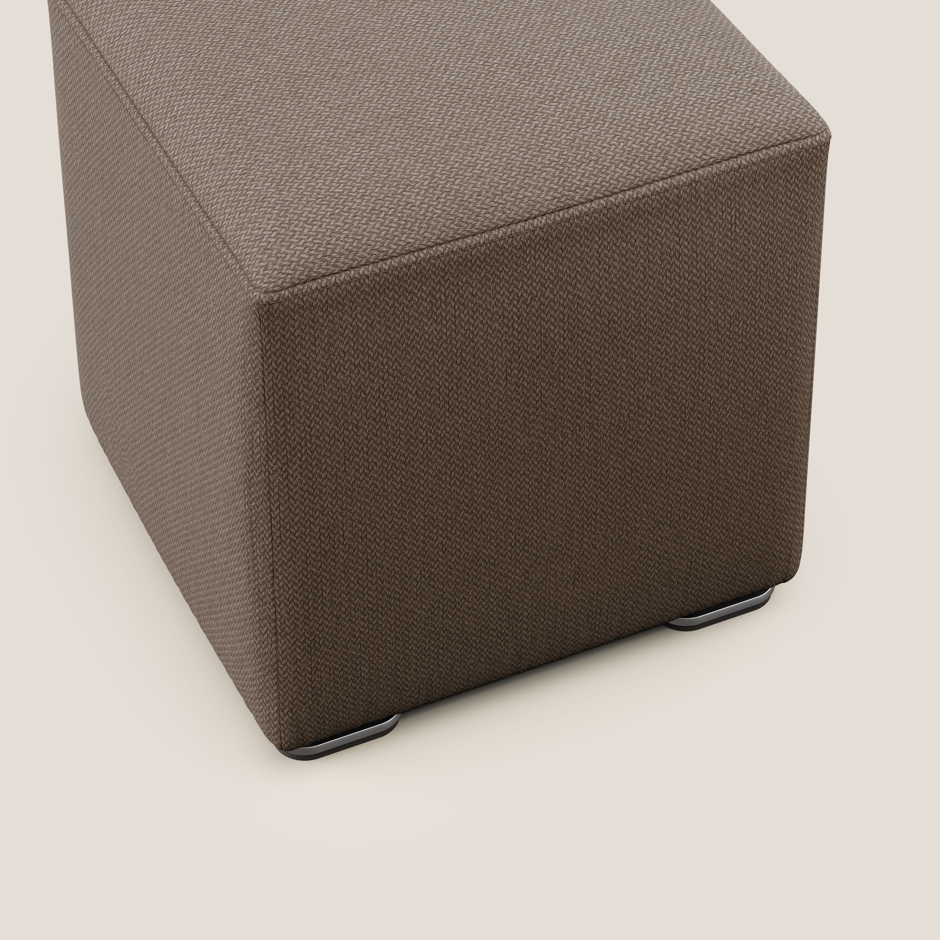 Cube pouf in tessuto morbido smacchiabile T05 marrone - divitt.sbs