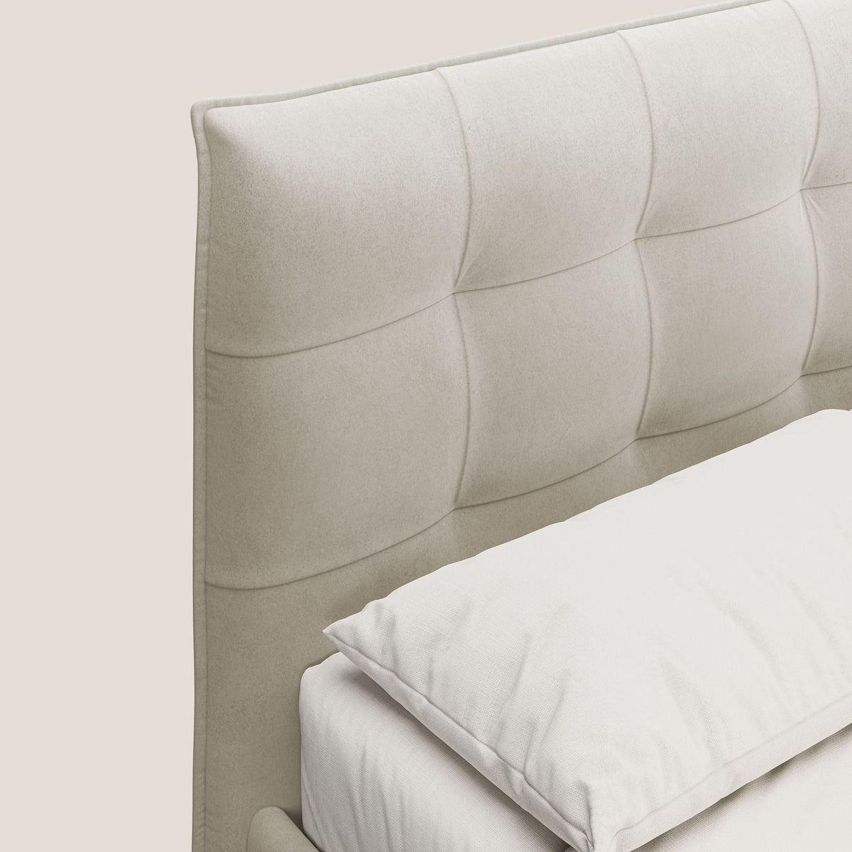 Brigitte letto con testata trapuntata piedi alti in mogano e tessuto impermeabile T09 beige - divitt.sbs