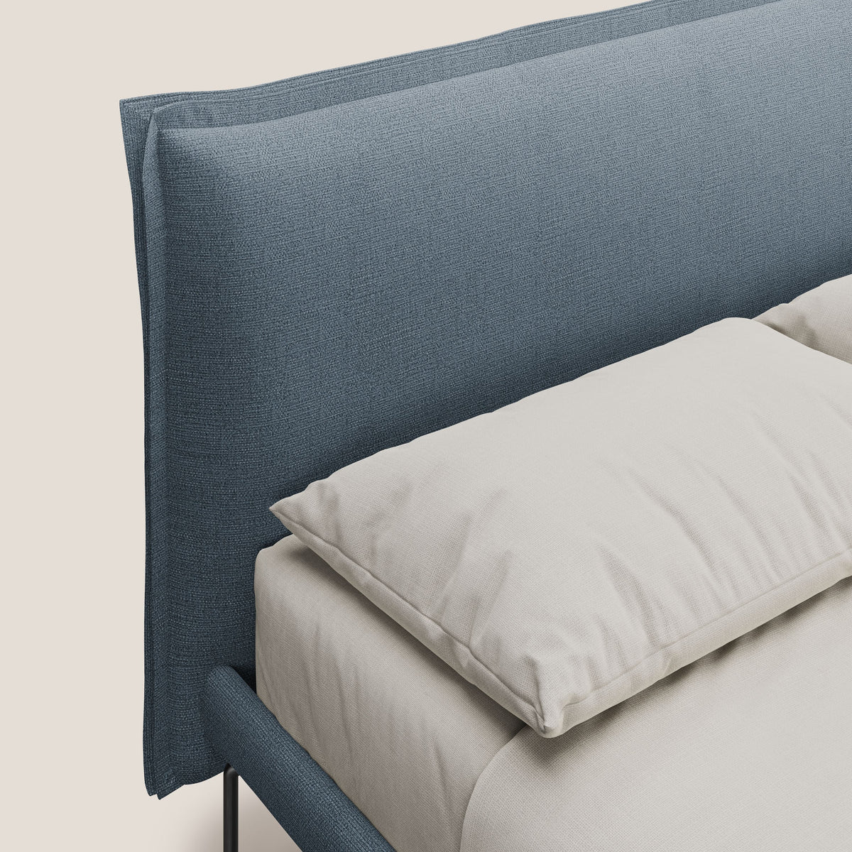 Eric letto imbottito design minimal in morbido tessuto impermeabile T14 carta da zucchero - divitt.sbs