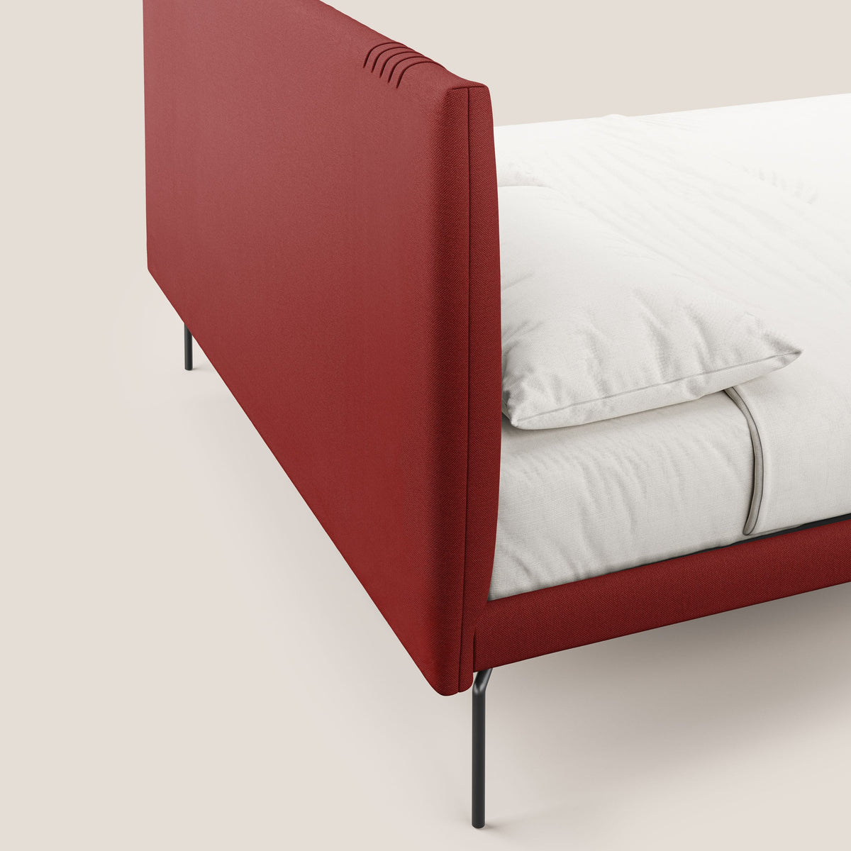 Finn letto imbottito con piedi alti in metallo in tessuto smacchiabile T05 rosso - divitt.sbs