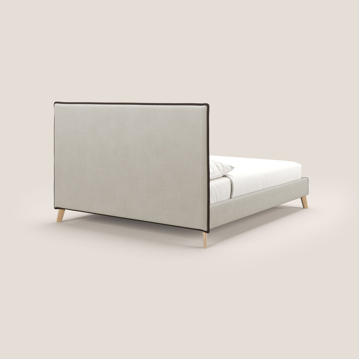 Leila letto imbottito con piedini legno in tessuto smacchiabile T17 panna - marrone - divitt.sbs