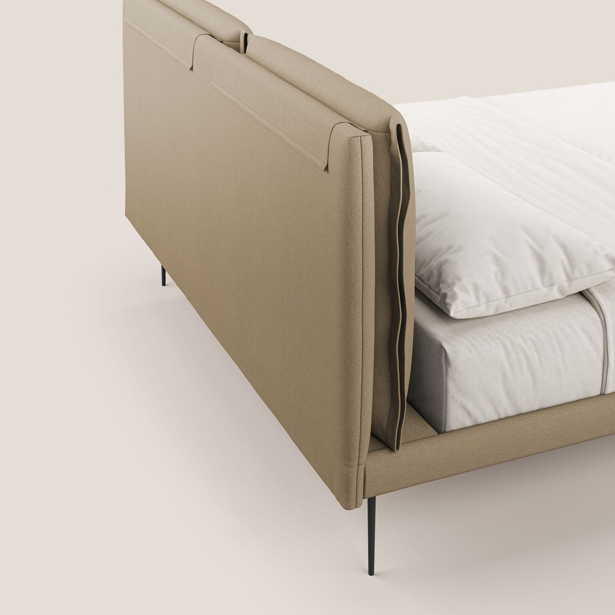 Noah letto con cuscini regolabili e piedi alti in metallo in tessuto smacchiabile T05 beige - divitt.sbs