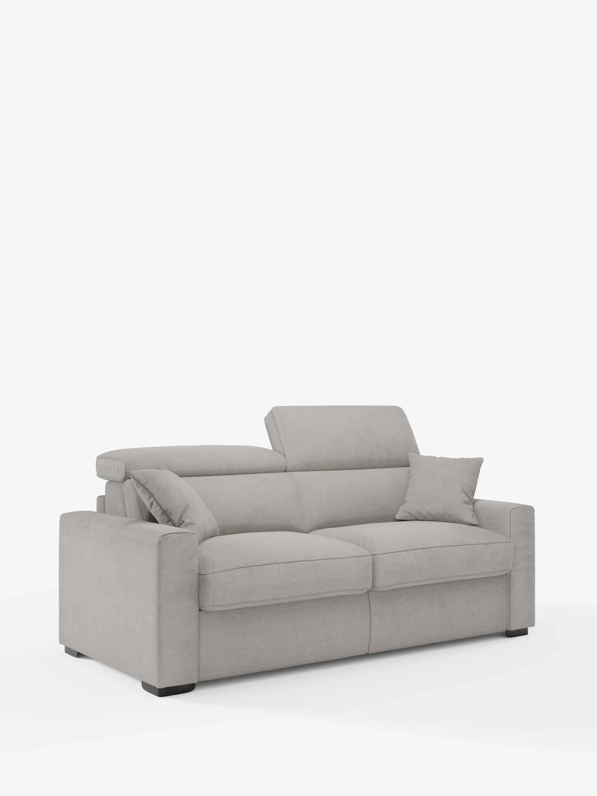 Il divano letto a 3 posti Maximus con materasso ALTO da 20 cm di divitt.sbs è rivestito in un moderno tessuto grigio chiaro, smacchiabile e certificato Oeko-Tex, con ampi braccioli, due cuscini di seduta, poggiatesta reclinabili e un cuscino decorativo abbinato. Con i suoi piedini neri che risaltano sullo sfondo bianco, questo divano letto morbido e accogliente è l’ideale per gli spazi abitativi contemporanei.