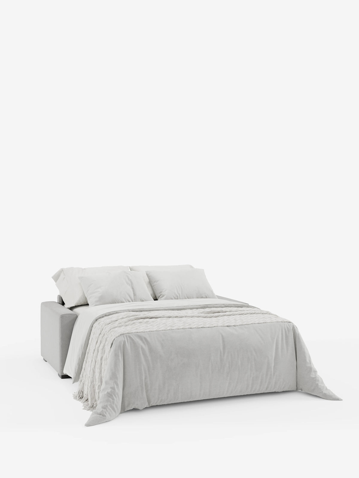 Un divano letto Maximus a 3 posti con materasso ALTO da 20 cm di divitt.sbs, completamente allestito, è esposto con una testiera bassa, due cuscini, una coperta grigio chiaro e un copriletto drappeggiato con cura e leggermente ruvido al tatto. Ricordando il comfort tipico di un divano letto matrimoniale, il tessuto antimacchia certificato Oeko-Tex e i poggiatesta regolabili di questo letto risaltano su uno sfondo bianco a tinta unita.