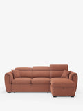 Il divano letto Titano con penisola reversibile e contenitore di divitt.sbs è un divano moderno rivestito in tessuto color ruggine e resistente alle macchie. È dotato di morbidi cuscini, due cuscini decorativi abbinati e una chaise longue che può essere posizionata su entrambi i lati. Su uno sfondo bianco a tinta unita, questo complemento d’arredo contemporaneo si distingue per i braccioli arrotondati, i piedini neri corti, i poggiatesta reclinabili e un elemento estraibile che ne aumenta la versatilità.