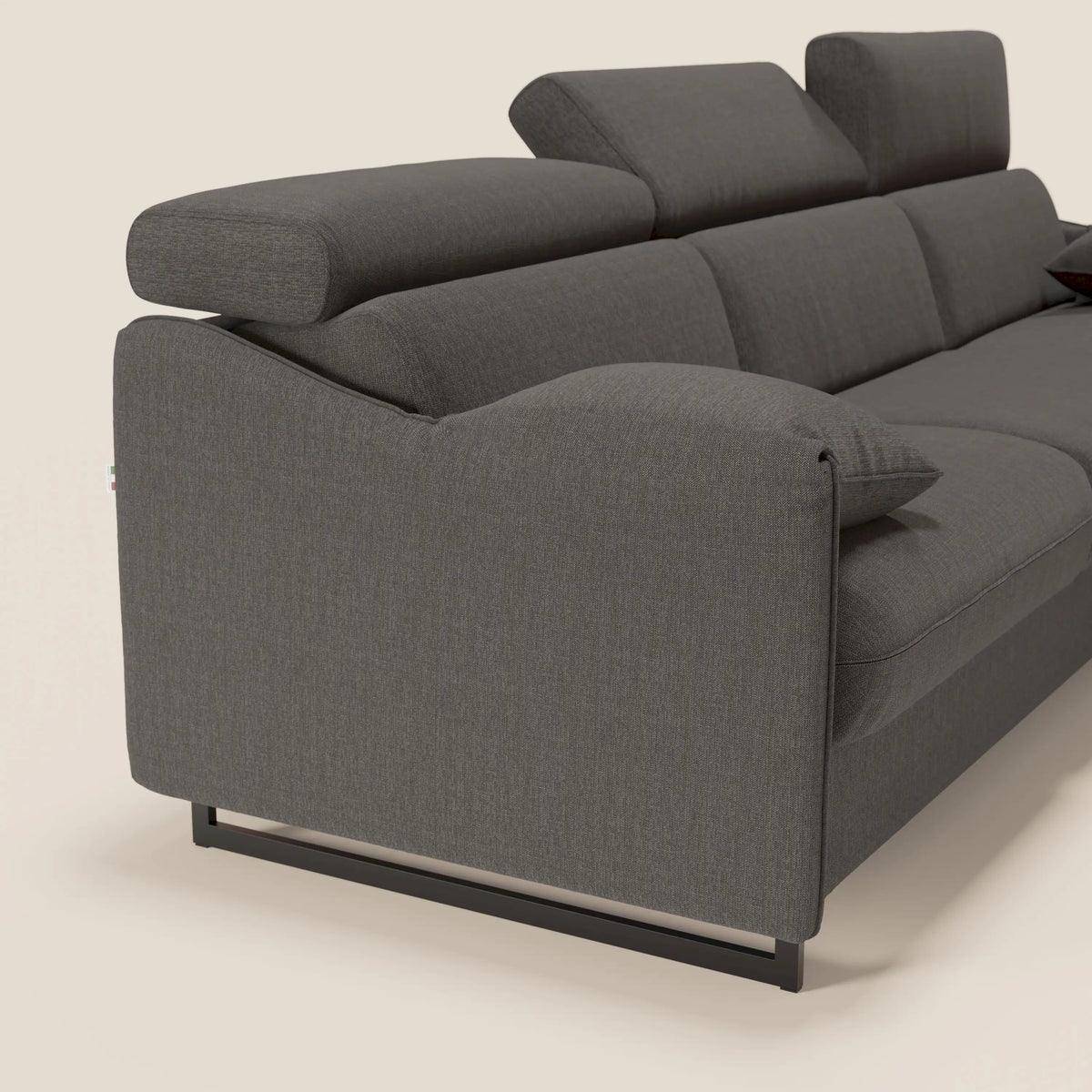 Violetta Divano Letto Angolare con Penisola contenitore, Poggiatesta e Materasso Alto H18 in tessuto impermeabile T13 - divitt.sbs